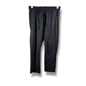 Lululemon On The Fly Pants in Black Size 4